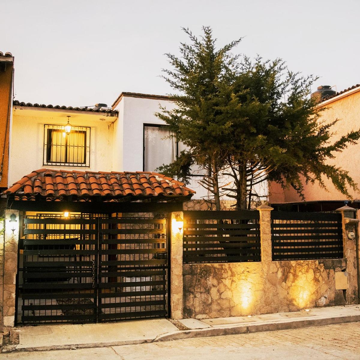 Hermosa Casa con Chimenea