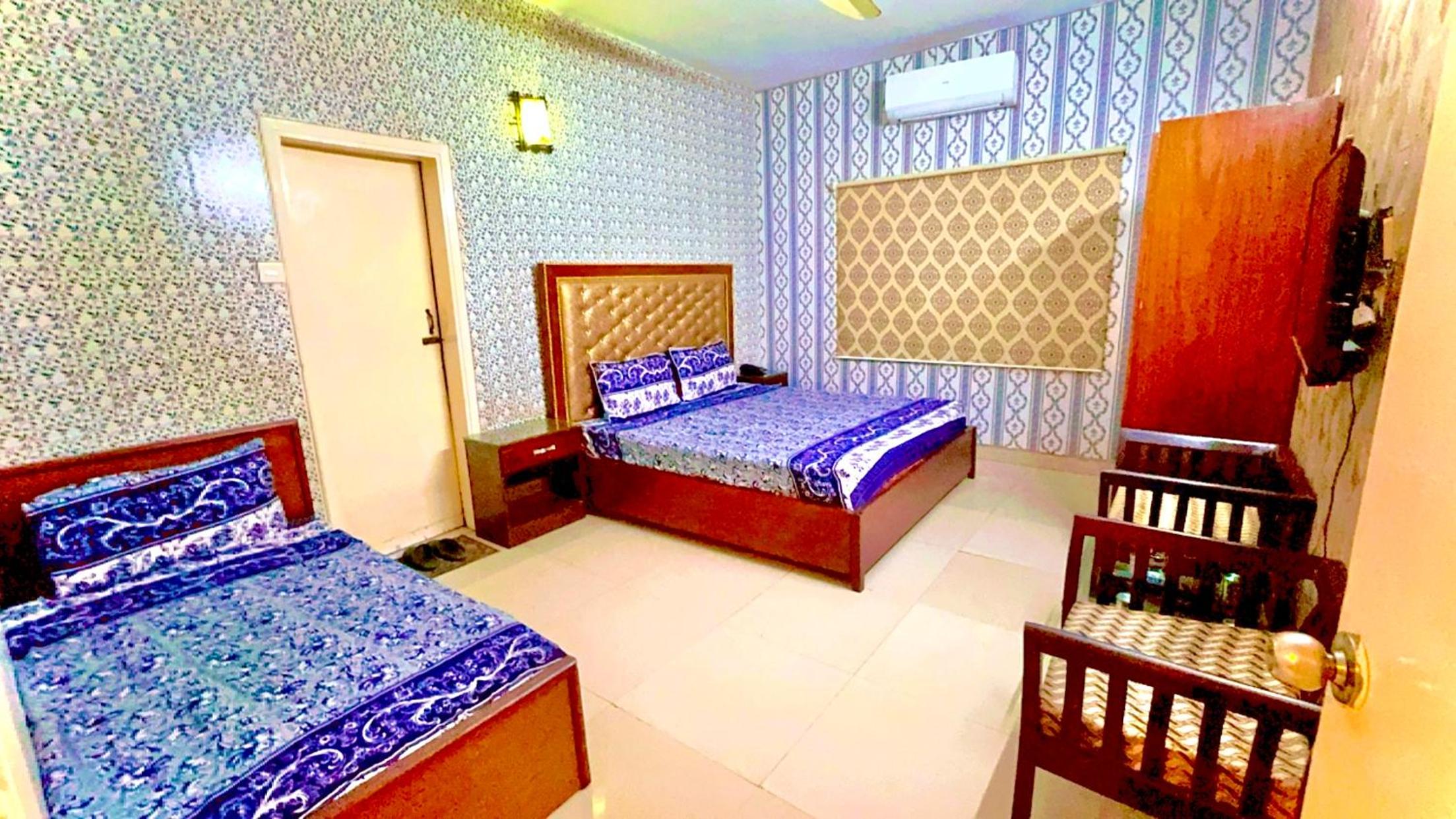 Pramier Inn Near Agha Khan