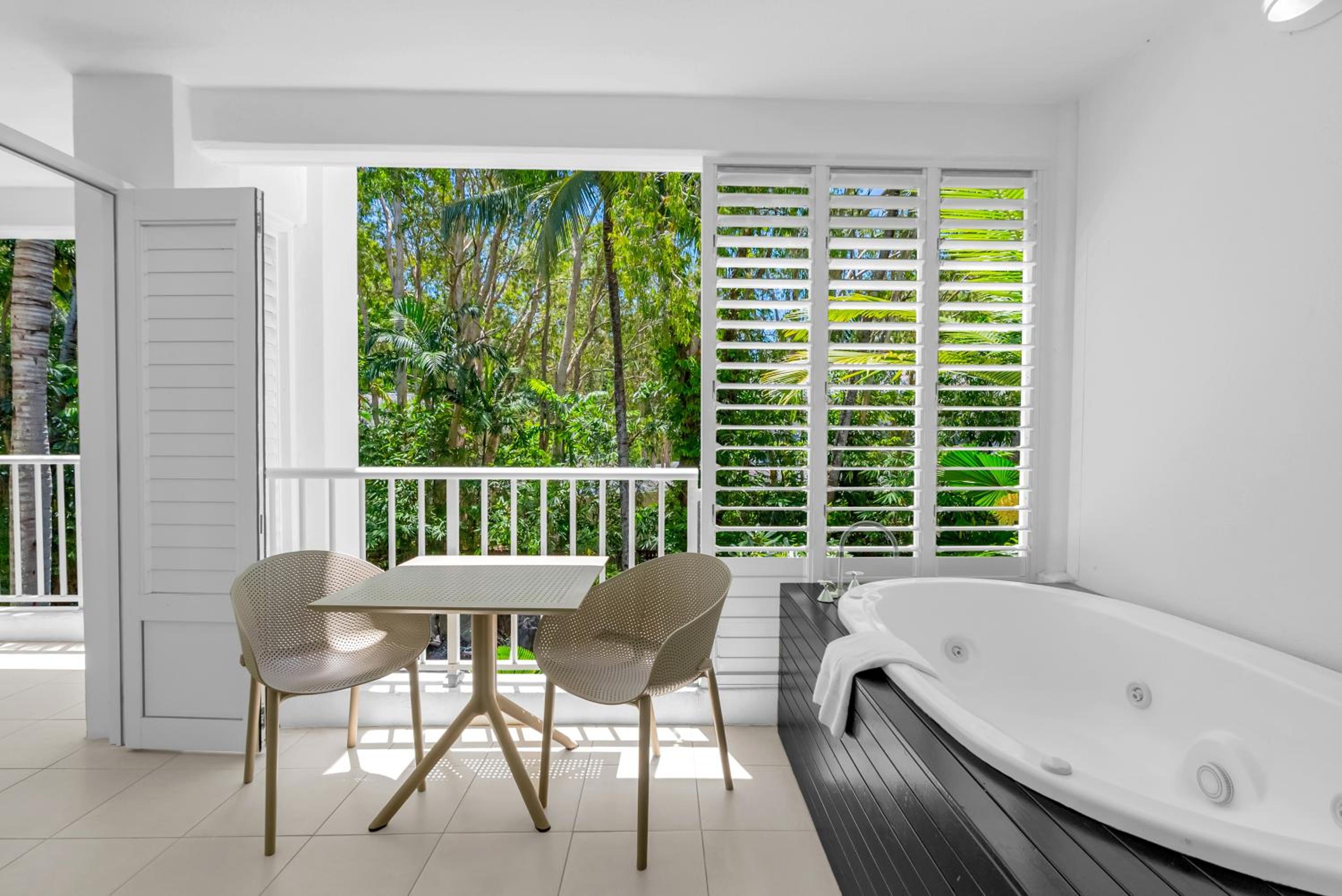 Elysium Private Accommodation at Beach Club & Spa
