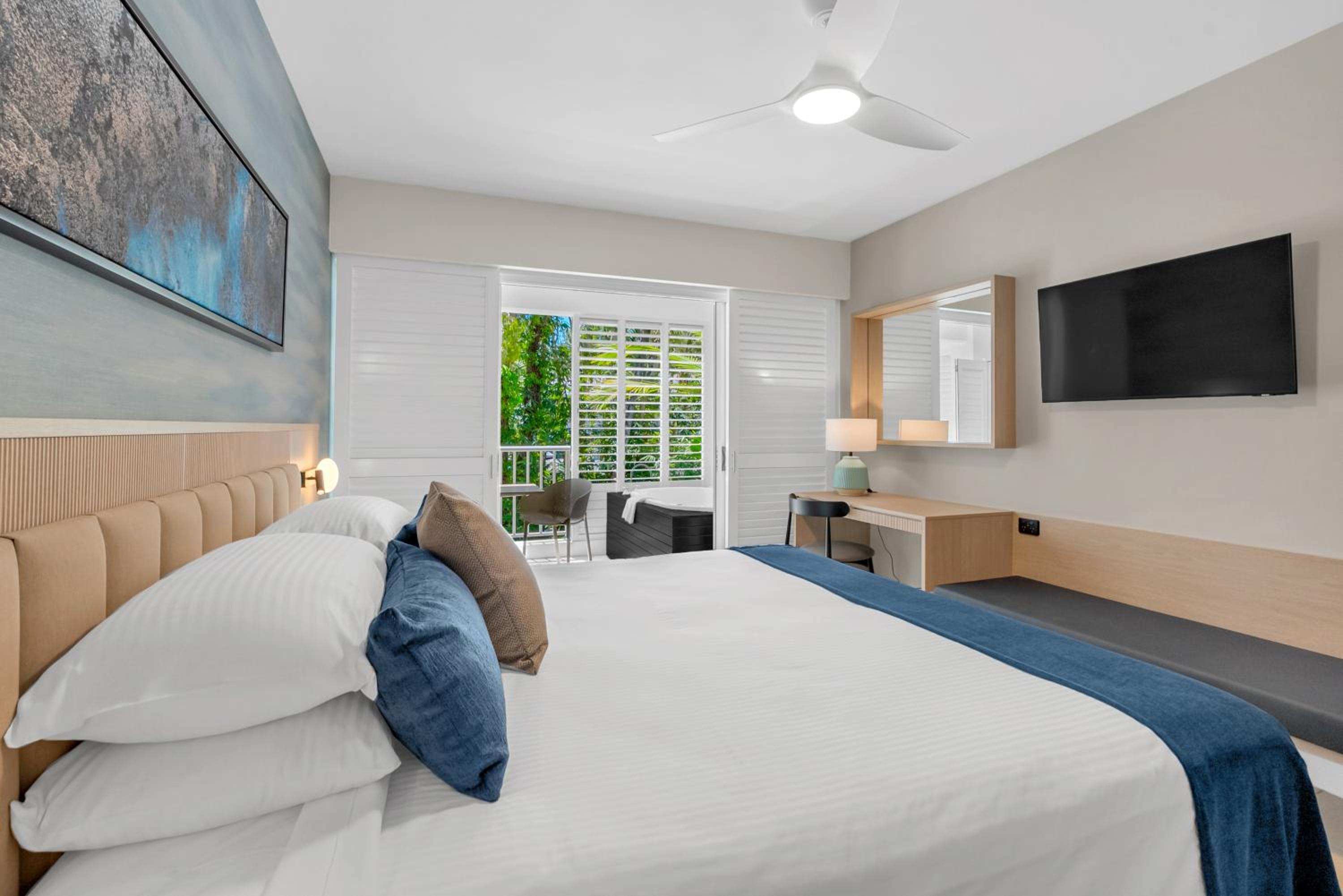 Elysium Private Accommodation at Beach Club & Spa
