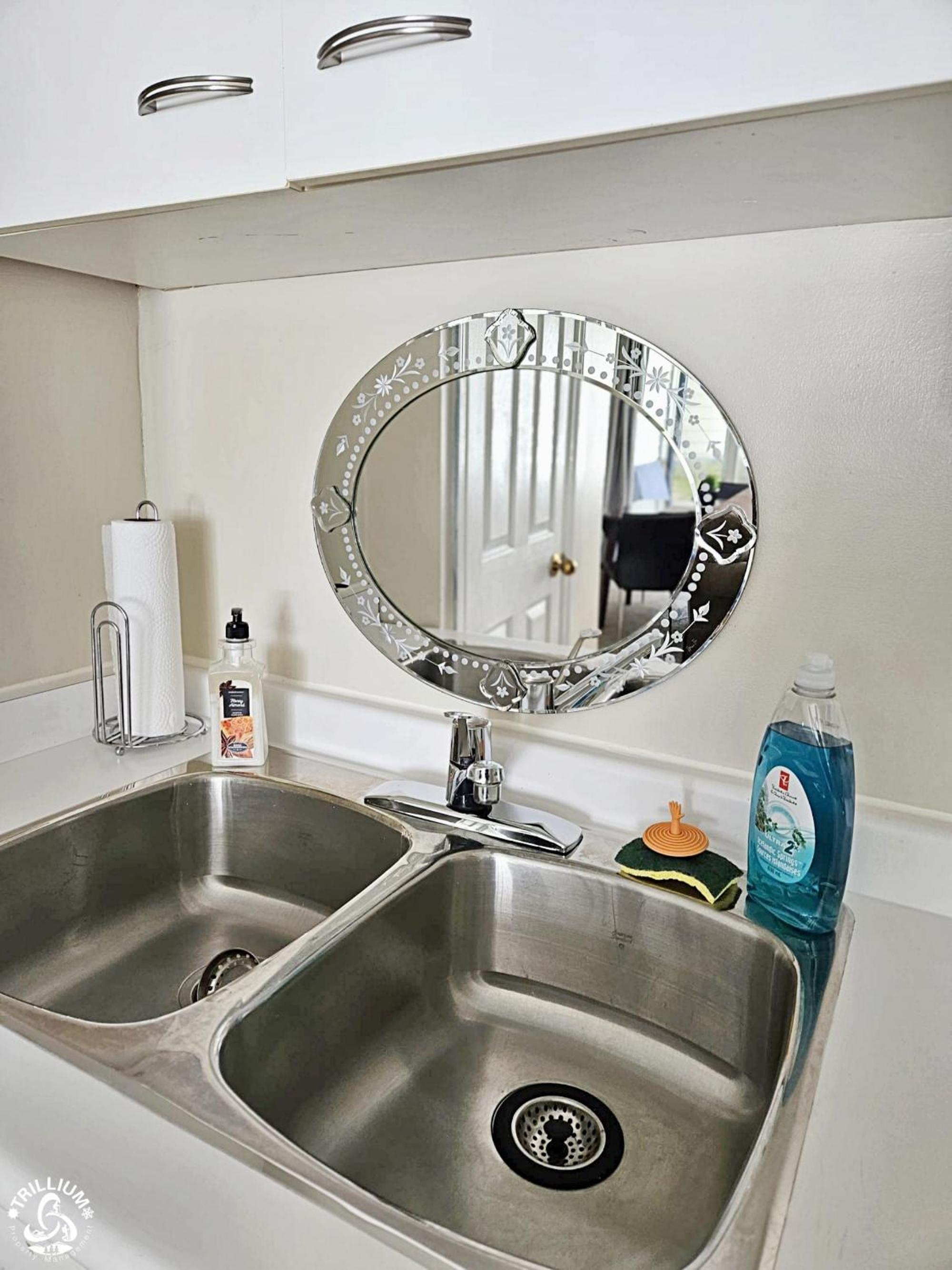 Hillside Studio 1 in Blue Mountain, Mountain View, Full Kitchen, Free Parking