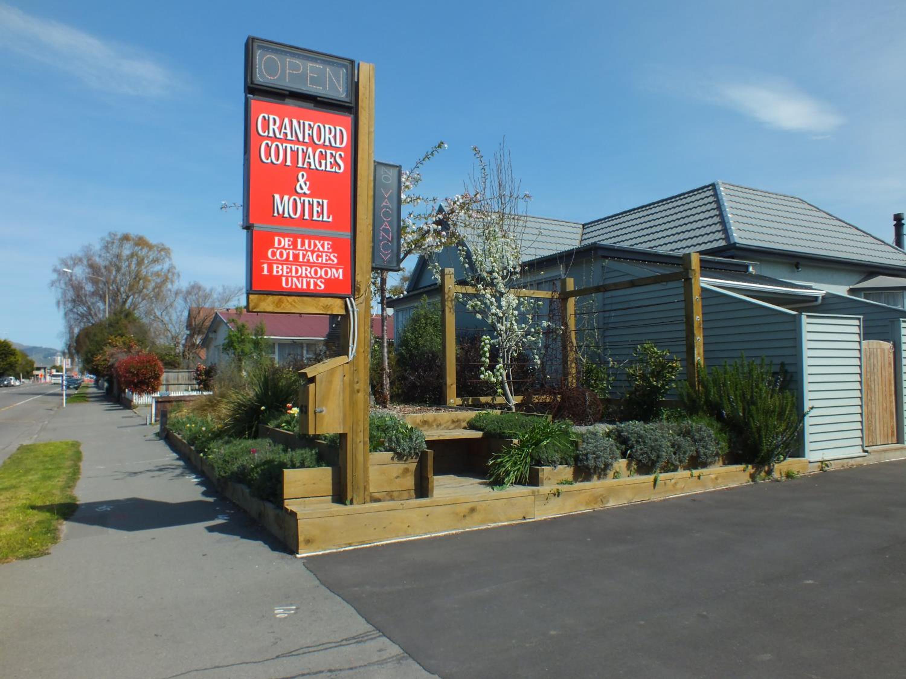 Cranford Cottages and Motel - Image 1