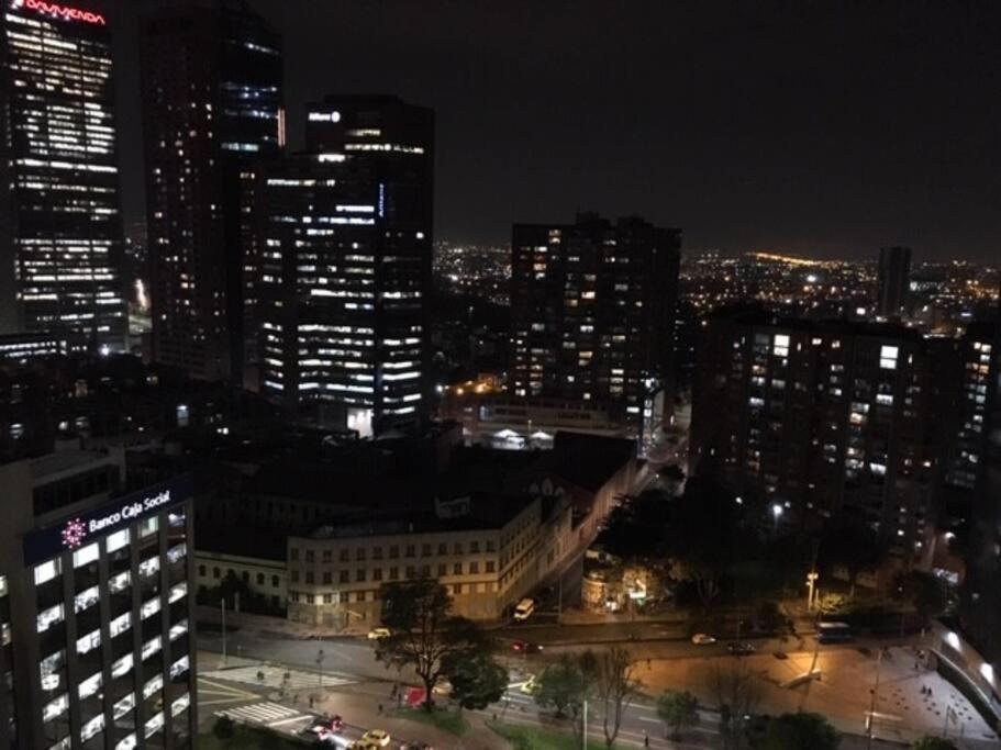 View, pleasure & business Bogotá-25th floor pool !