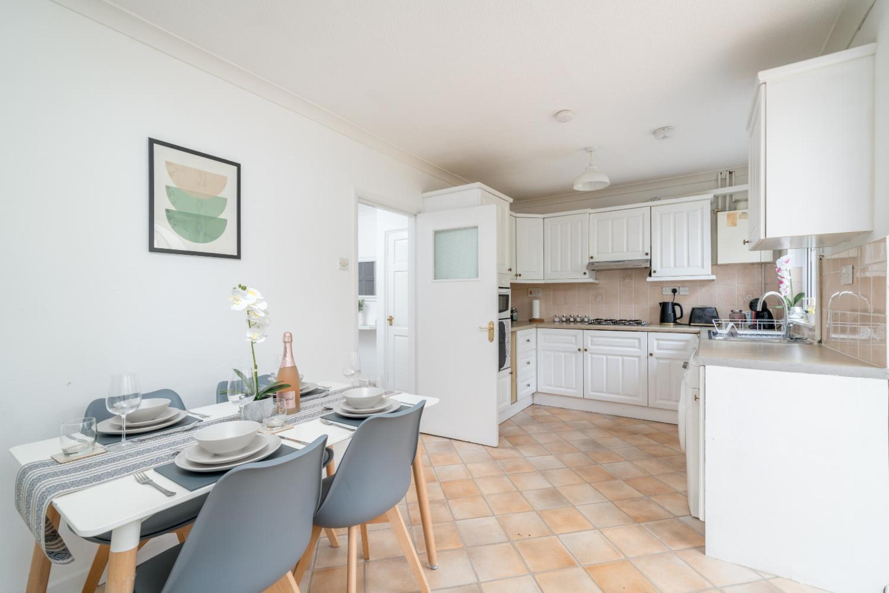 Guildford Vacations - Prime Living - Property Image 8