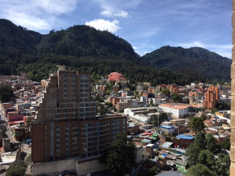 View, pleasure & business Bogotá-25th floor pool !