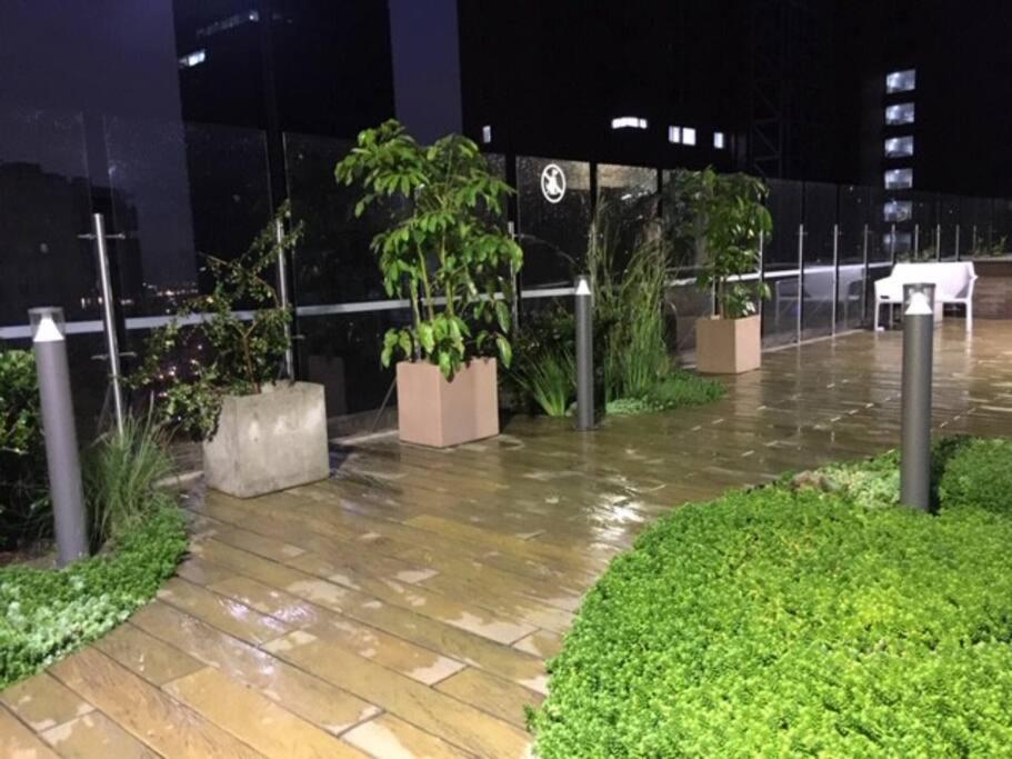 View, pleasure & business Bogotá-25th floor pool !