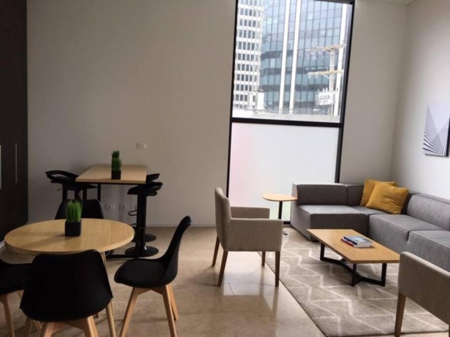 View, pleasure & business Bogotá-25th floor pool !