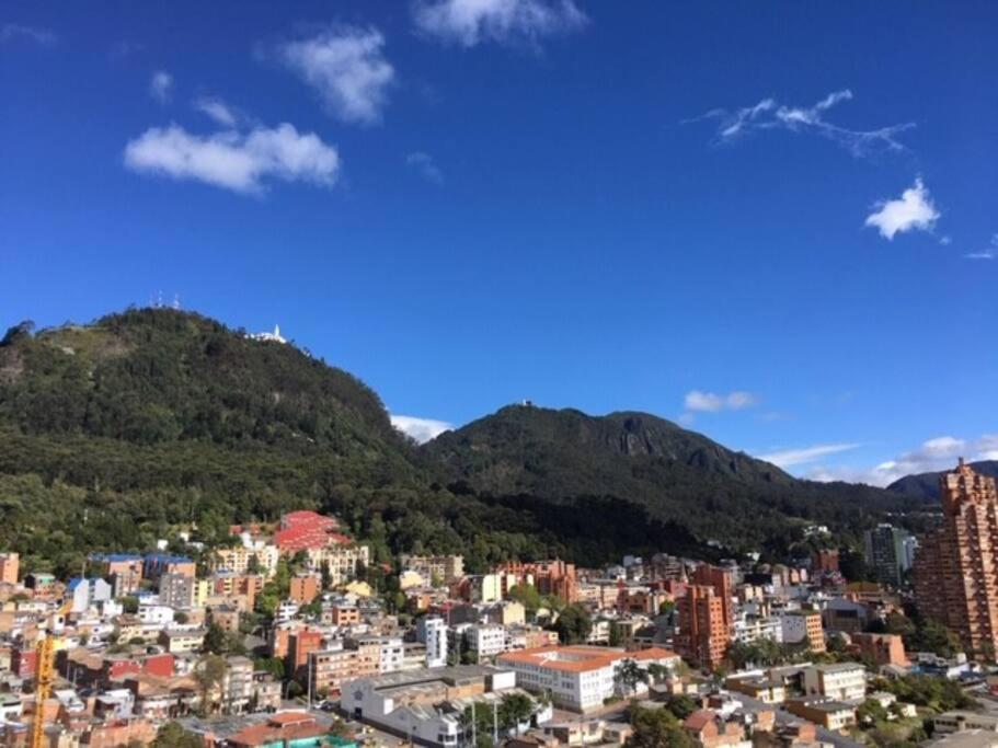 View, pleasure & business Bogotá-25th floor pool !