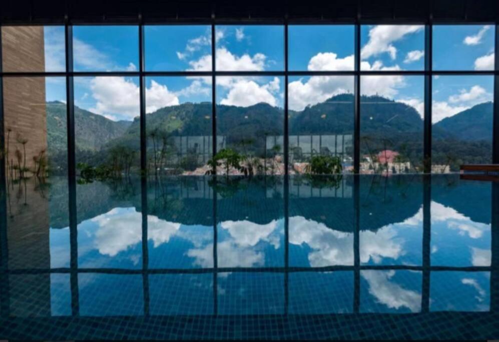 View, pleasure & business Bogotá-25th floor pool !