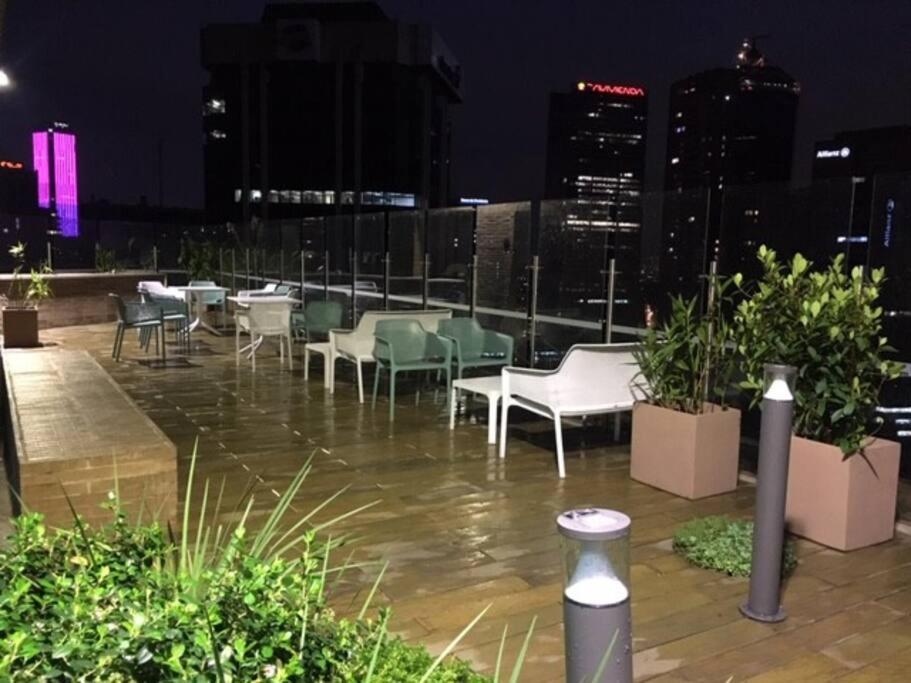 View, pleasure & business Bogotá-25th floor pool !