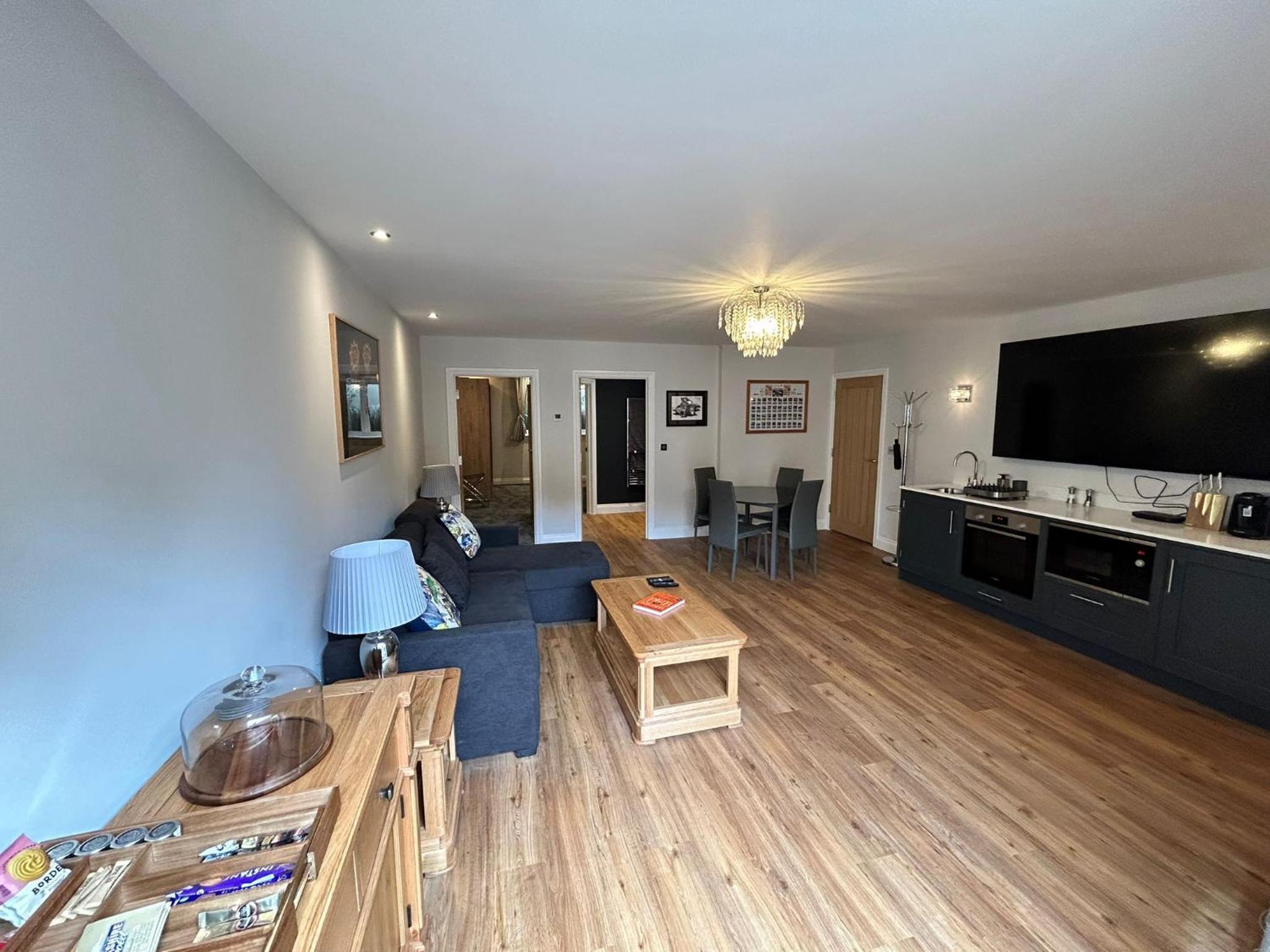 Bishops Stortford Vacations - Stansted Airport Stay, Parking and Luxury Suite - Property Image 11