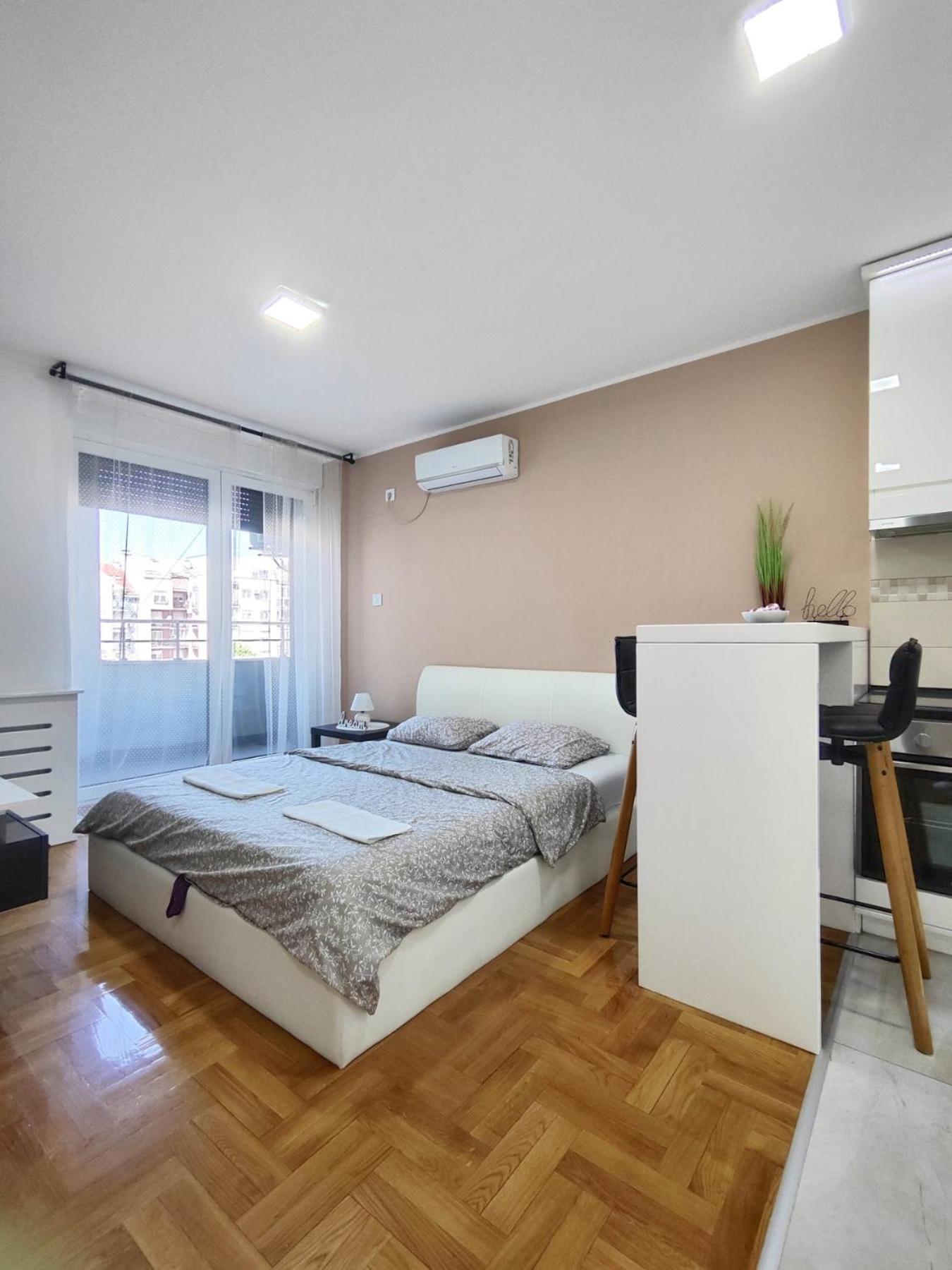 Apartman NS CENTAR City view 4