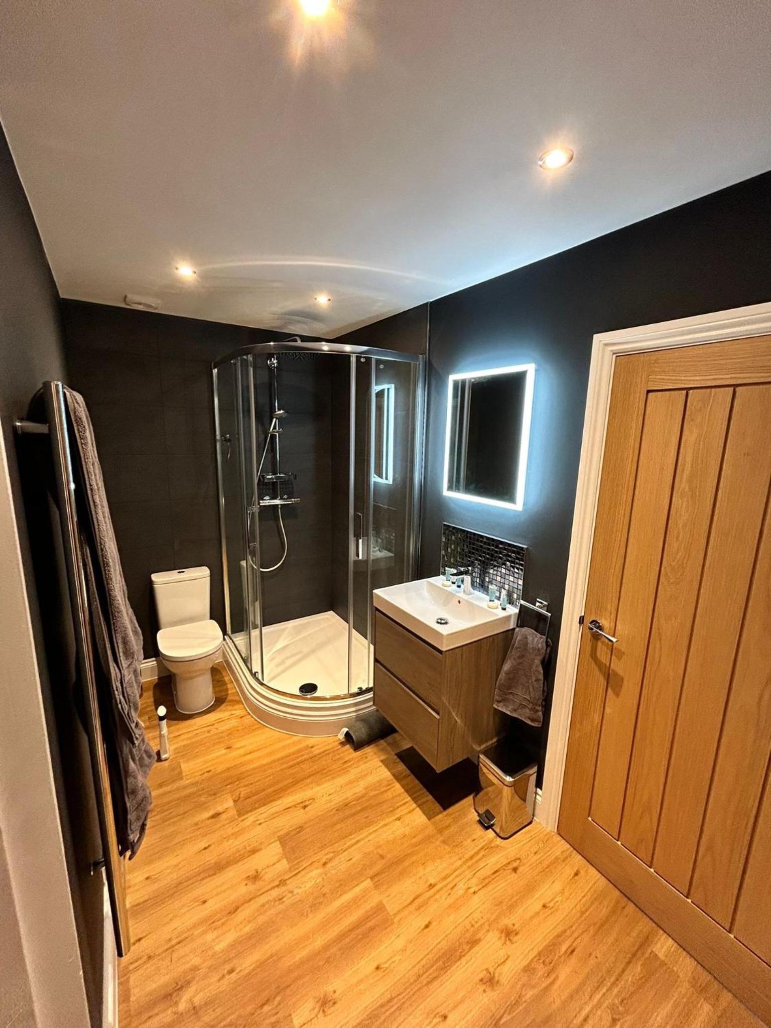 Bishops Stortford Vacations - Stansted Airport Stay, Parking and Luxury Suite - Property Image 2