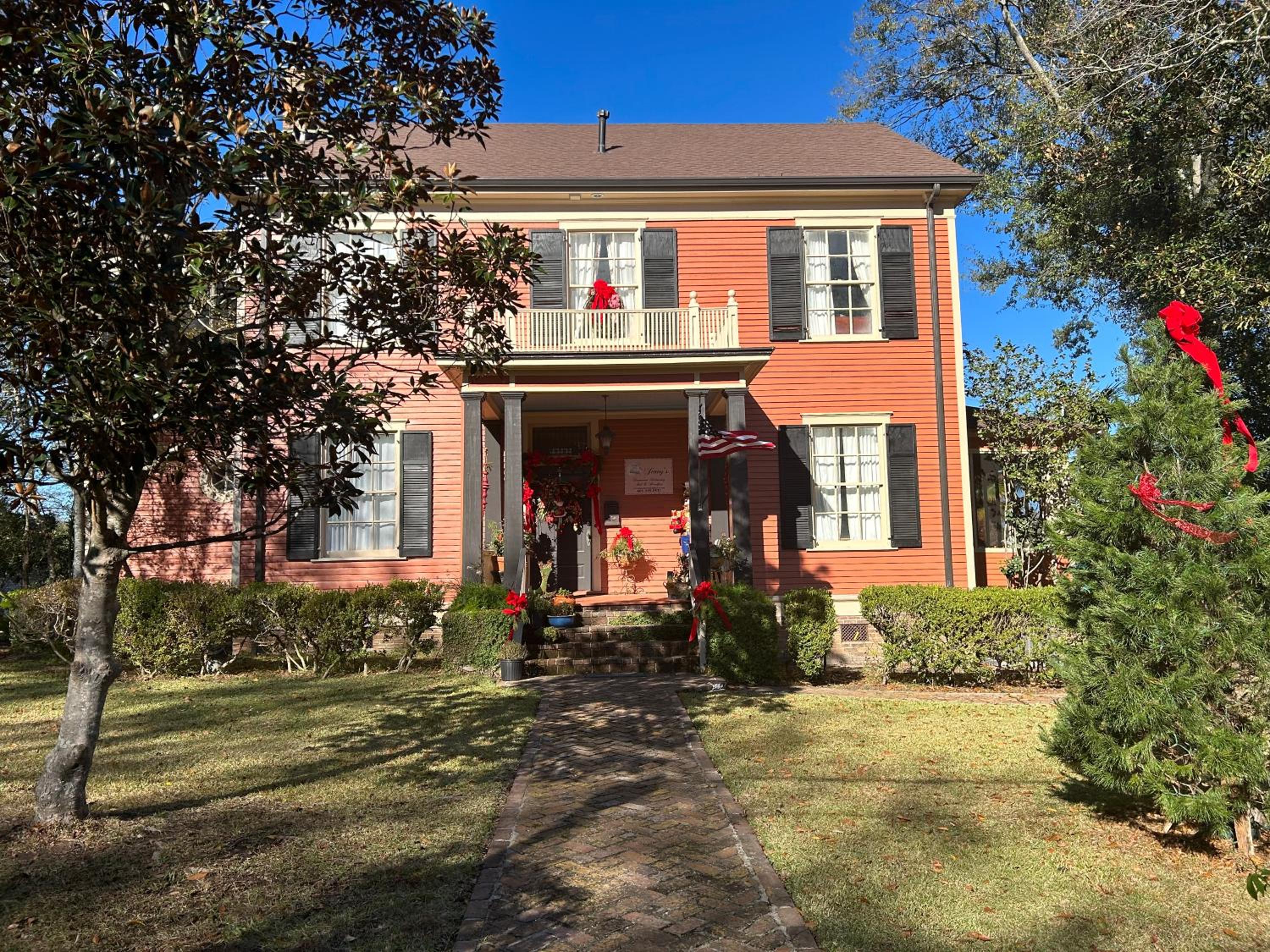 Laurel Vacations - Jenny's Downtown Hideaway Bed and Breakfast - Property Image 7