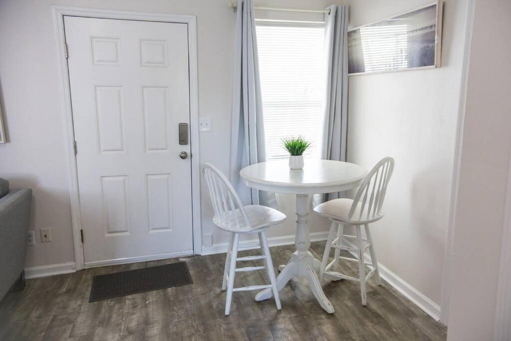 Cozy Cottage only 4 Blocks from the Ocean view 3