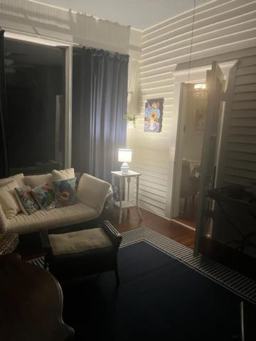 Laurel Vacations - Jenny's Downtown Hideaway Bed and Breakfast - Property Image 24