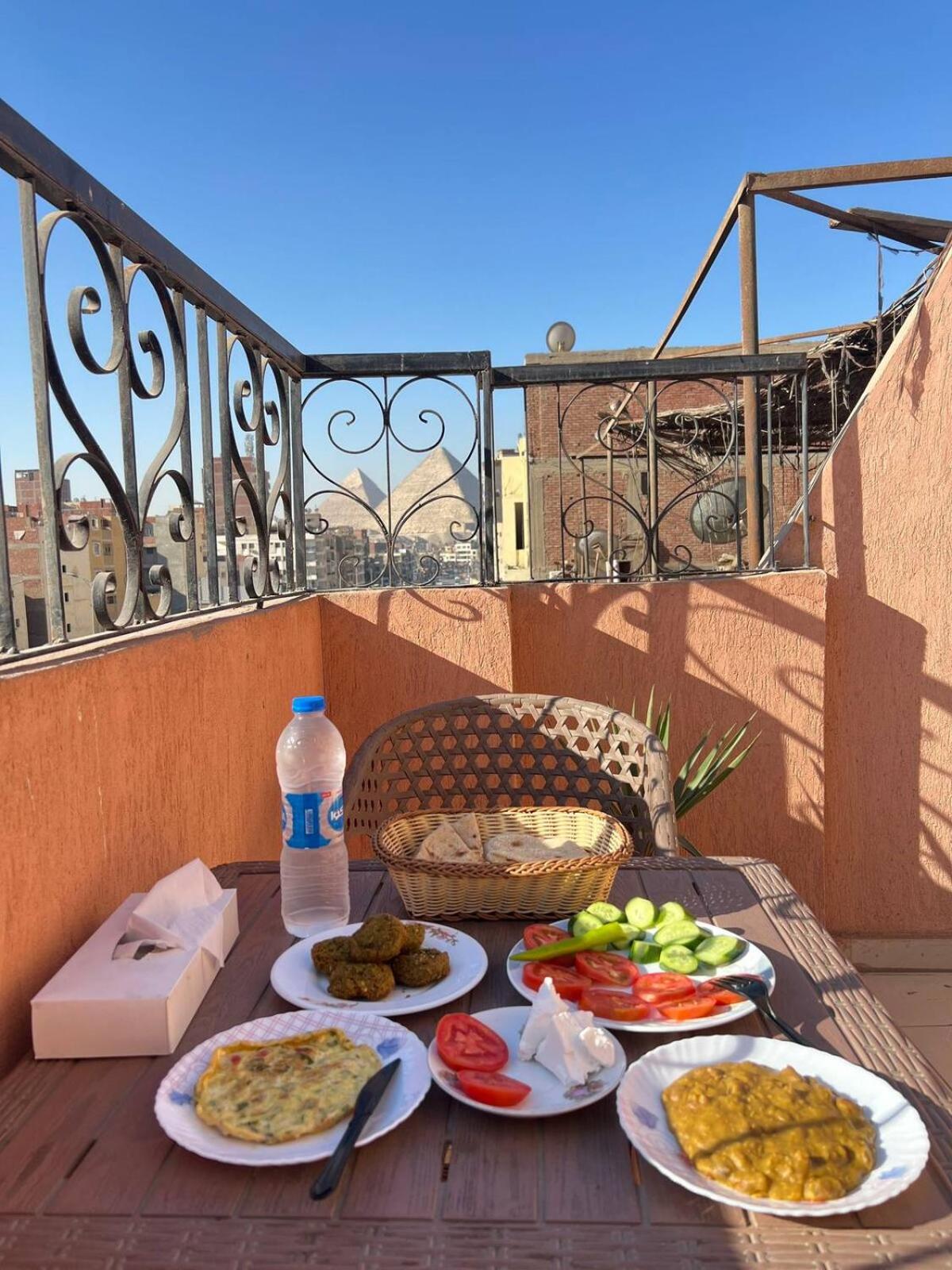 Pyramids Road Guest House