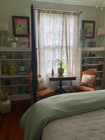 Laurel Vacations - Jenny's Downtown Hideaway Bed and Breakfast - Property Image 29