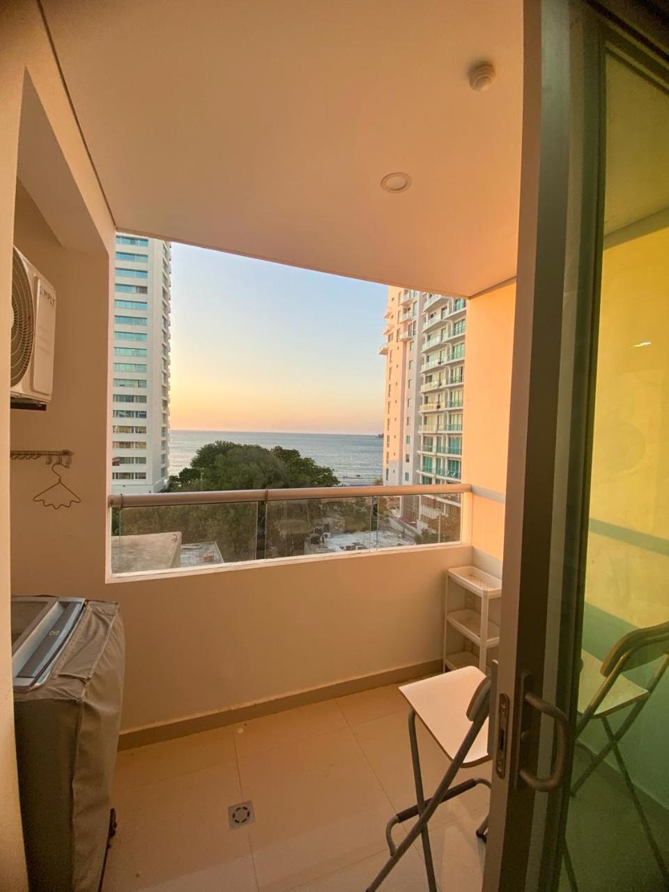Apartaestudio Rodadero Sur RW TOWER Piscina