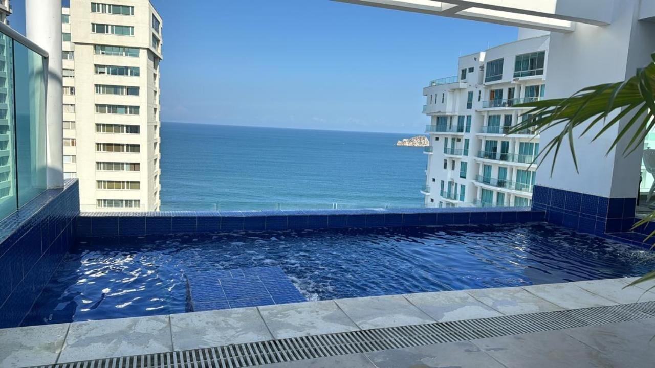 Apartaestudio Rodadero Sur RW TOWER Piscina