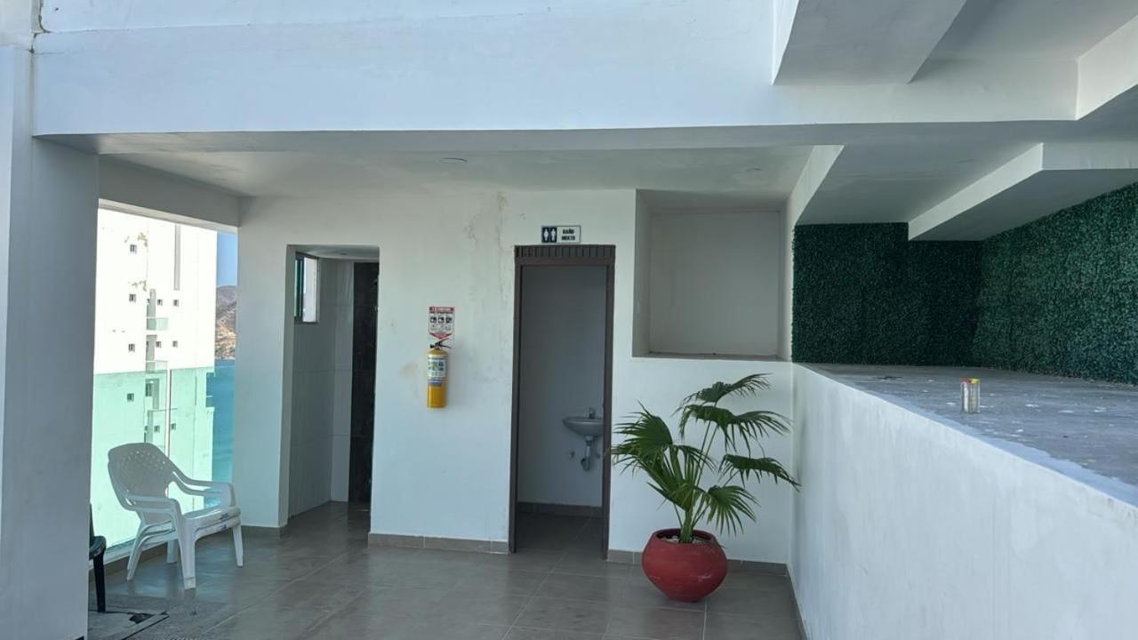 Apartaestudio Rodadero Sur RW TOWER Piscina