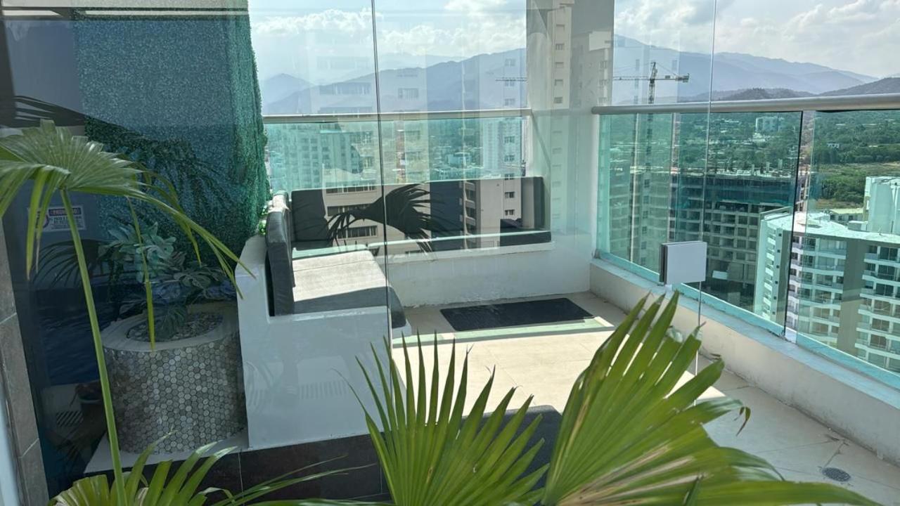 Apartaestudio Rodadero Sur RW TOWER Piscina