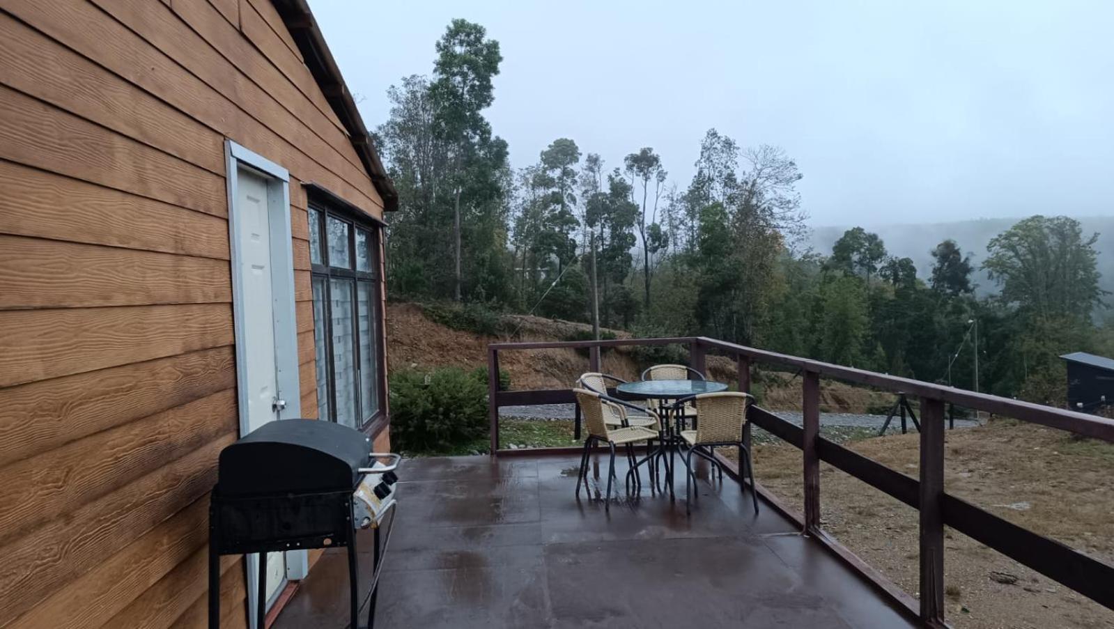 Cabaña con jacuzzi en Niebla