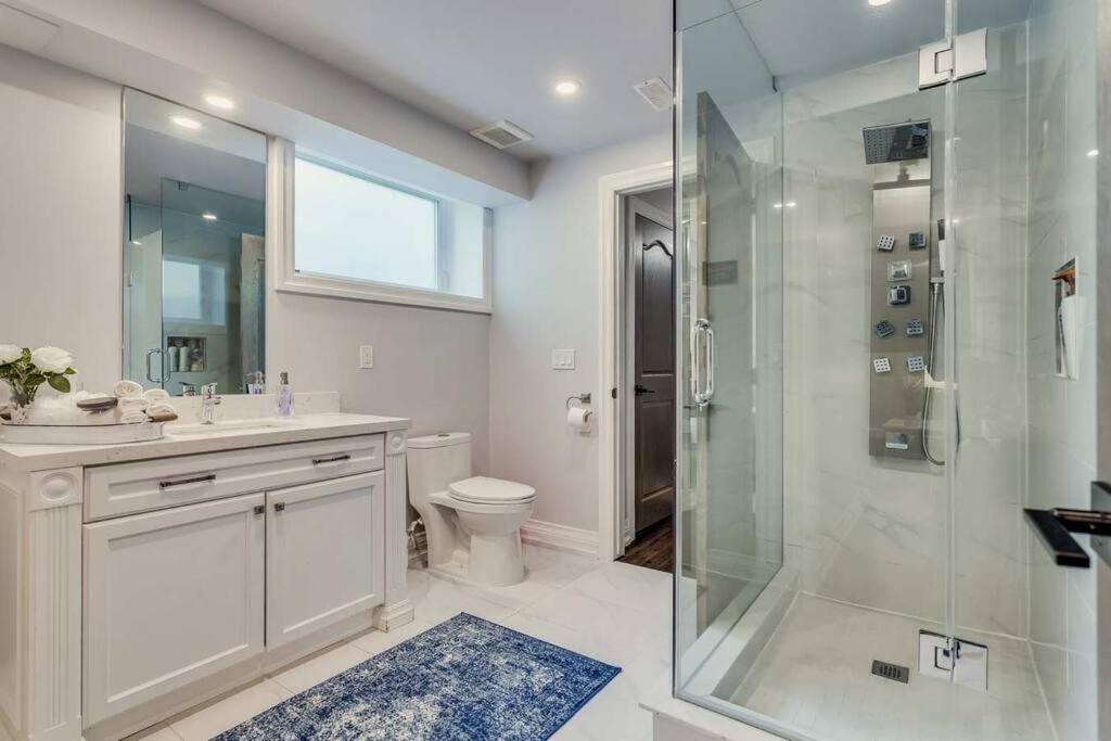 Large Estate with Luxury Collection of Amenities