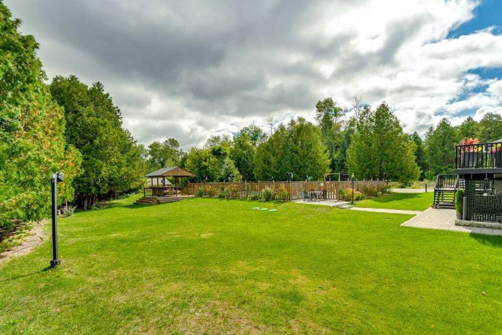 Large Estate with Luxury Collection of Amenities