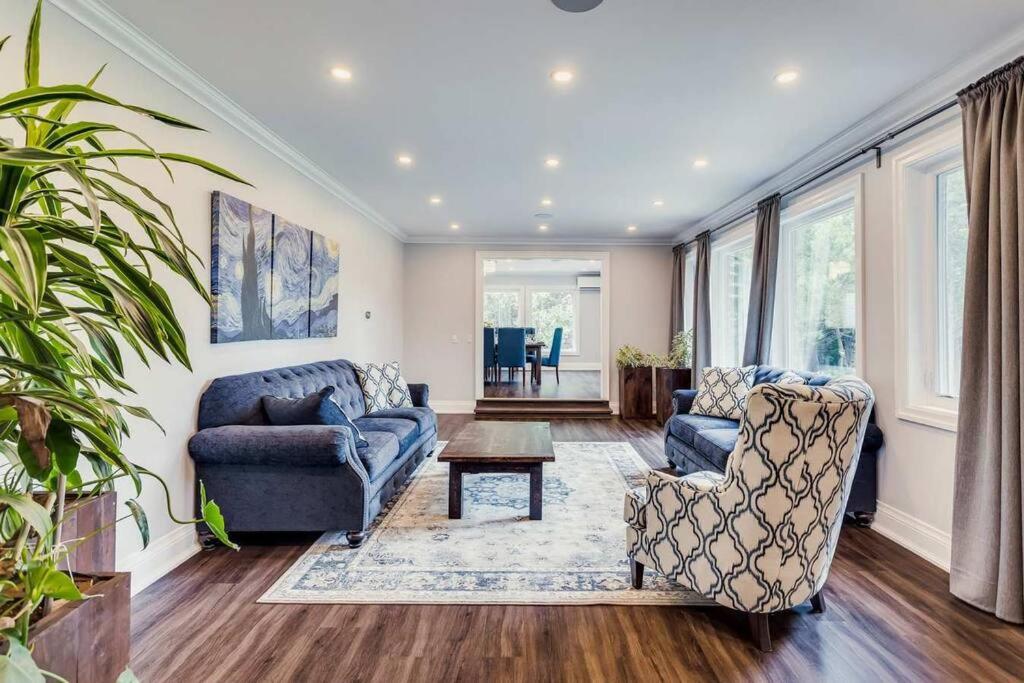 Large Estate with Luxury Collection of Amenities
