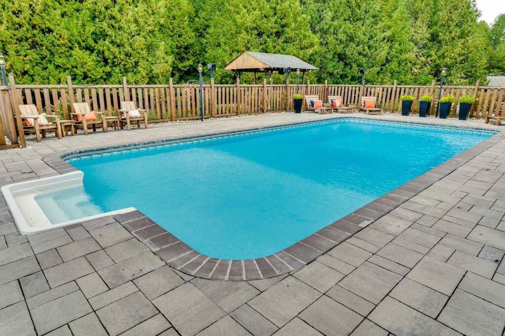 Large Estate with Luxury Collection of Amenities