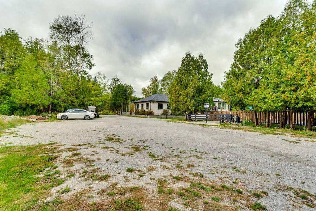 Large Estate with Luxury Collection of Amenities