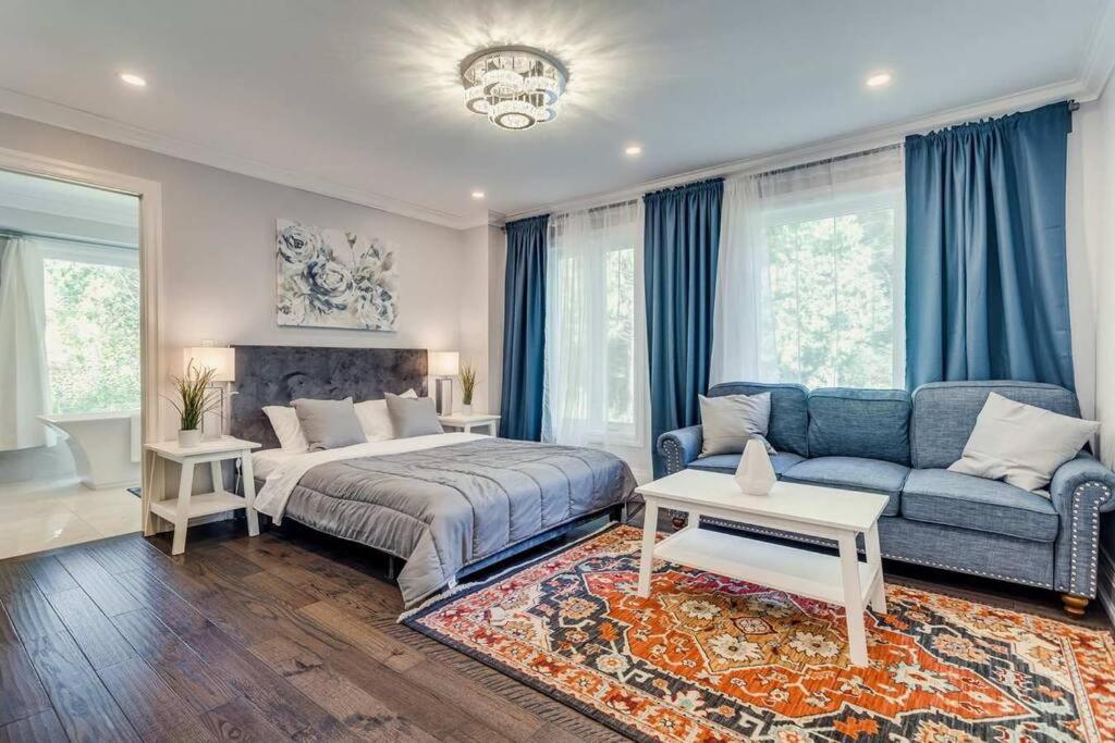 Large Estate with Luxury Collection of Amenities