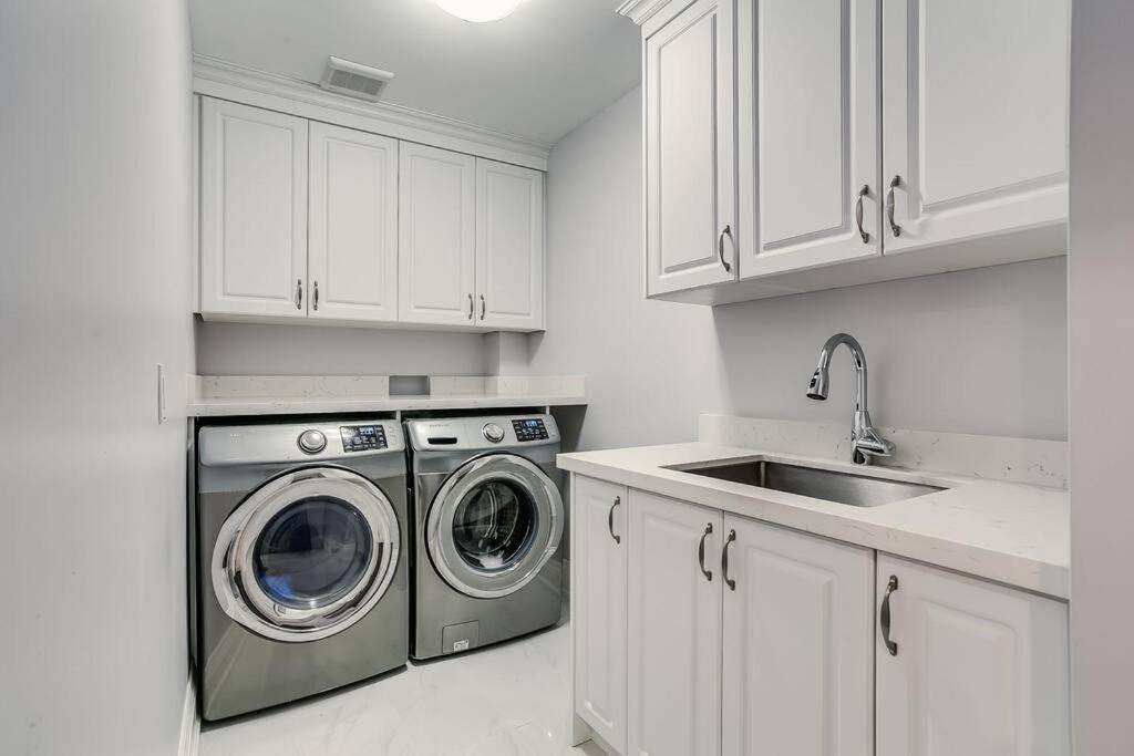 Large Estate with Luxury Collection of Amenities