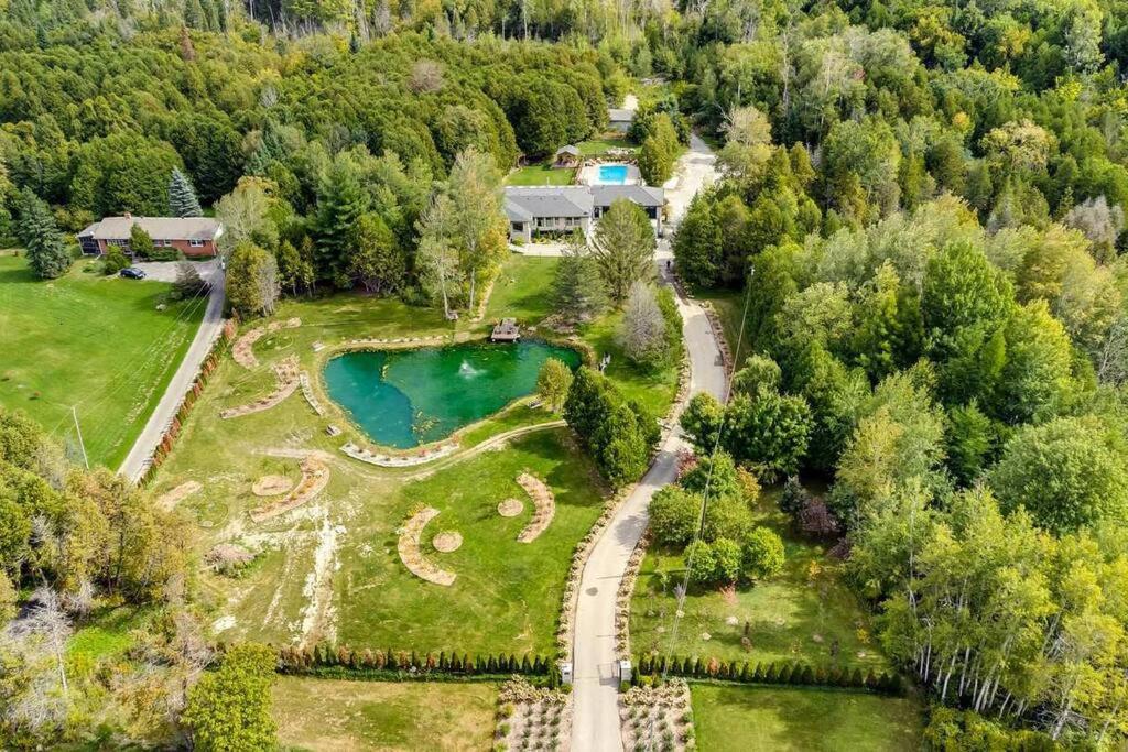 Large Estate with Luxury Collection of Amenities