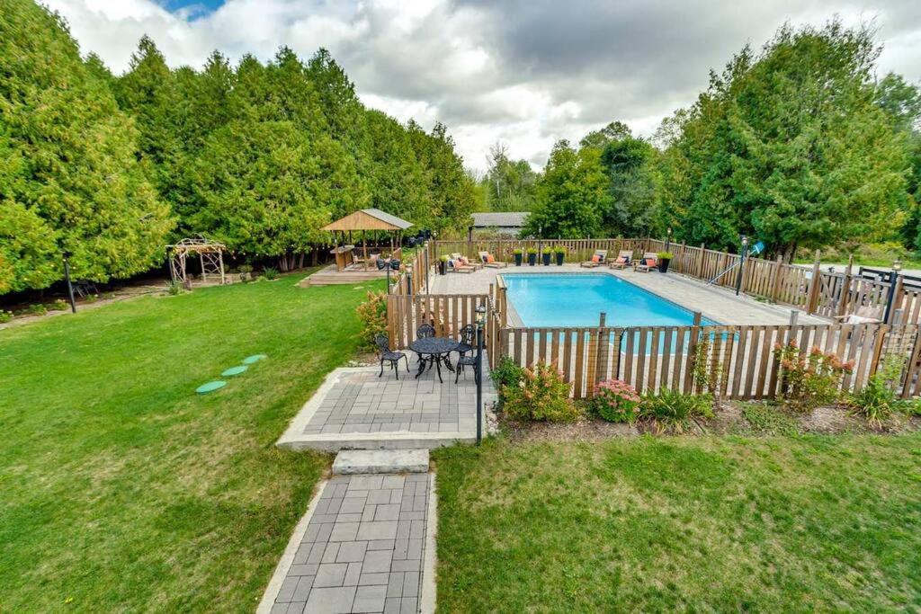 Large Estate with Luxury Collection of Amenities