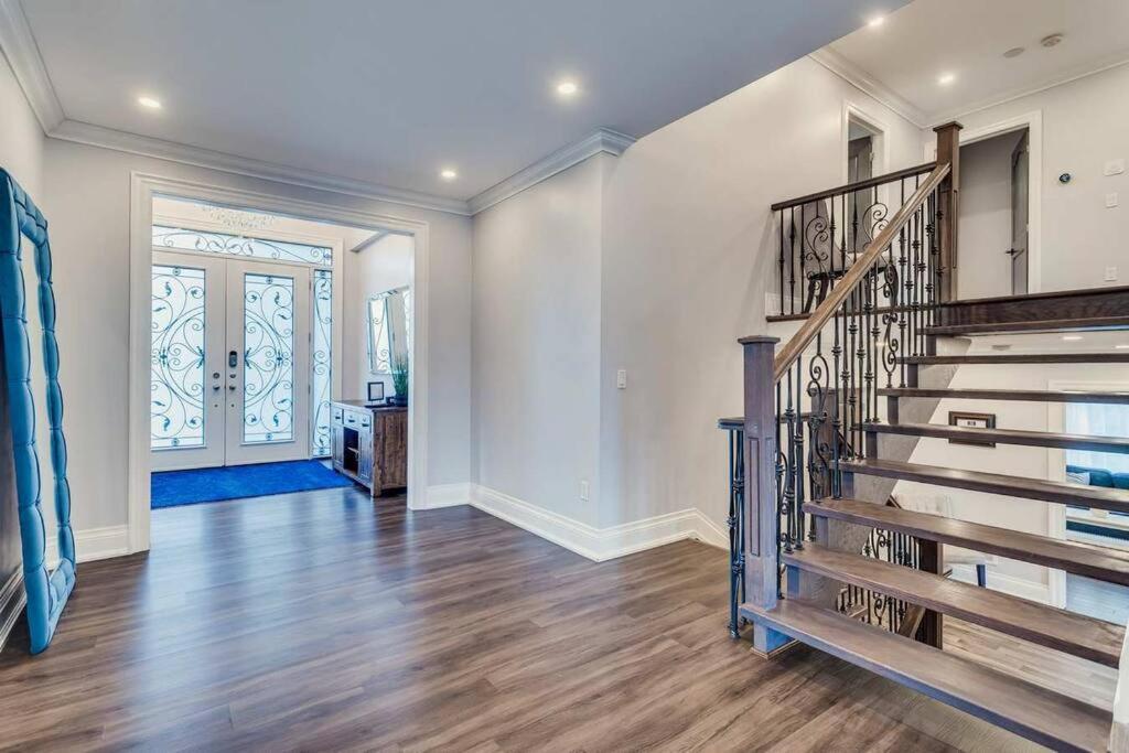 Large Estate with Luxury Collection of Amenities