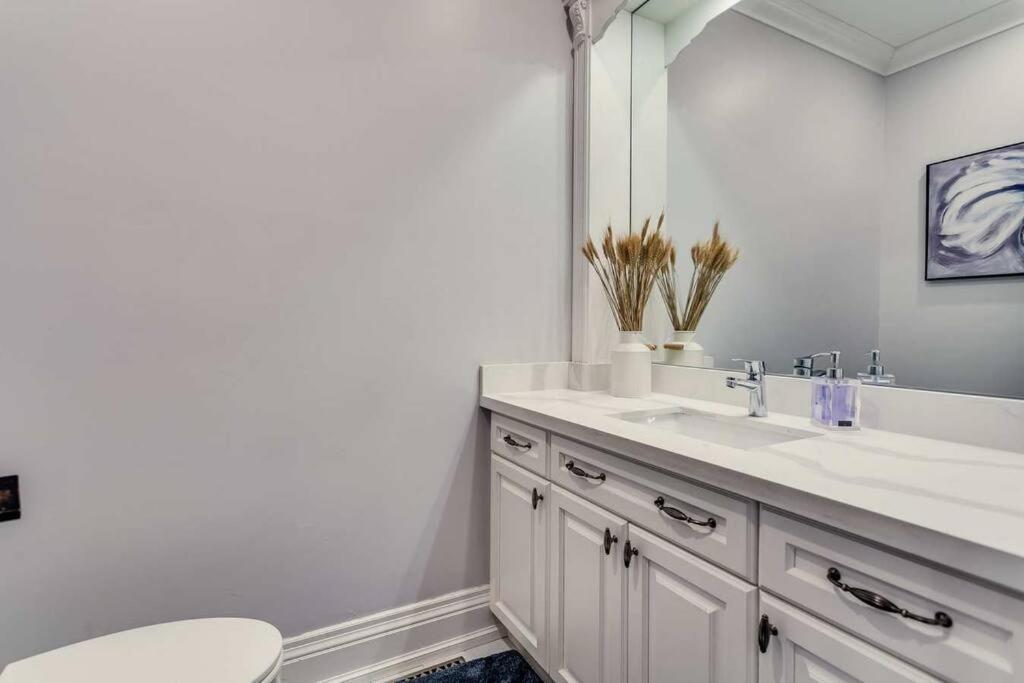 Large Estate with Luxury Collection of Amenities