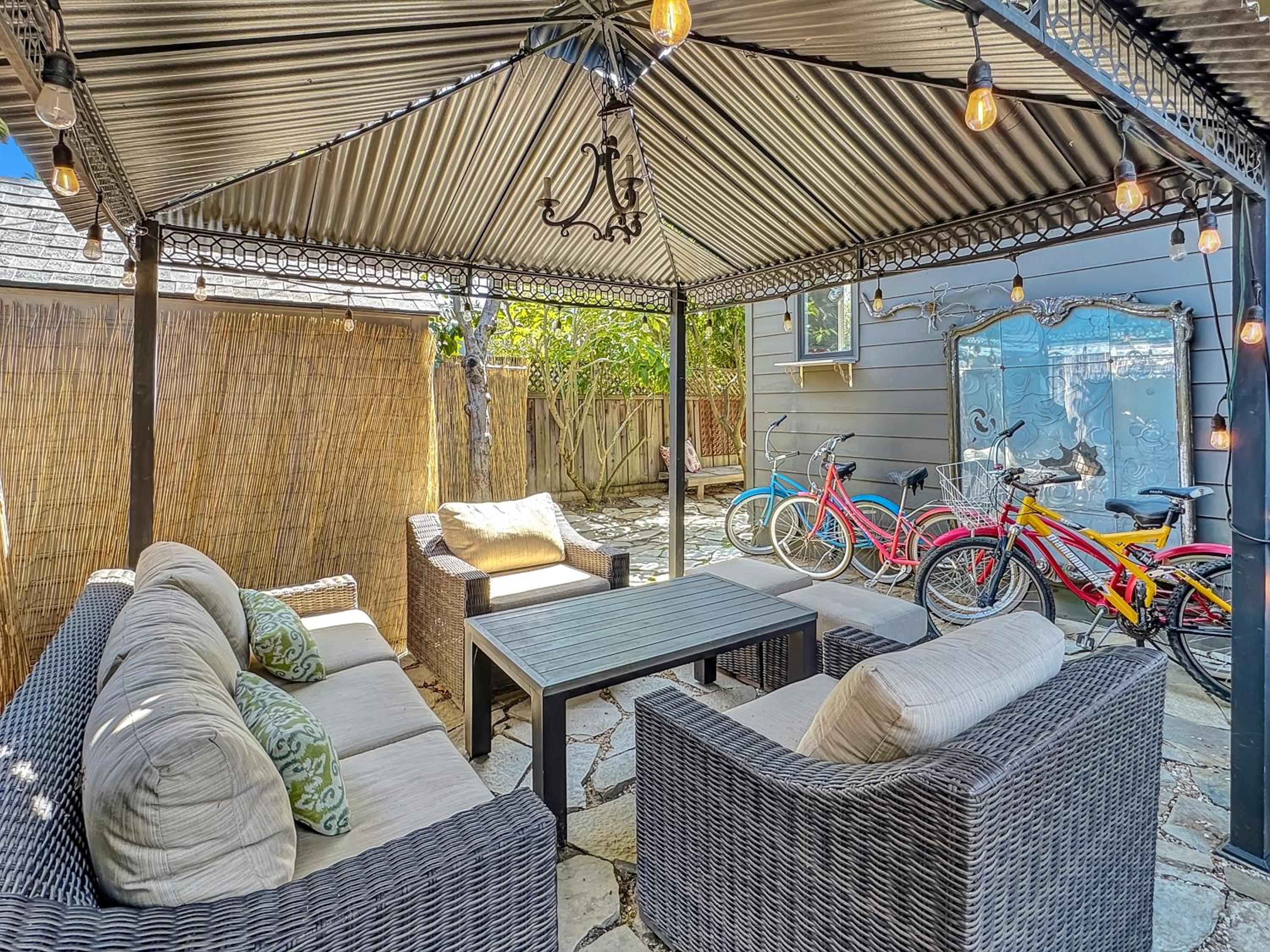 Cozy Menlo Park Home & Lush Garden Retreat - Near Stanford University view 5