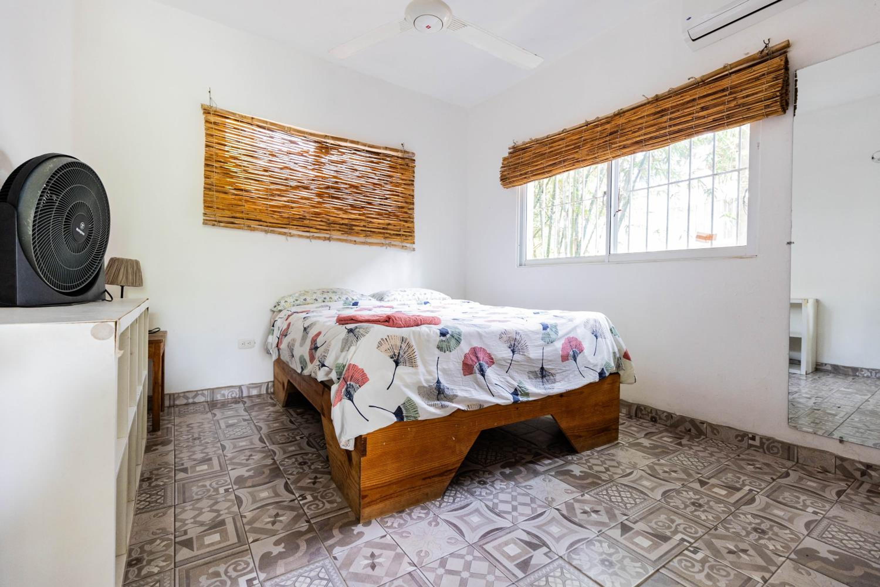 Mango House Las almendra