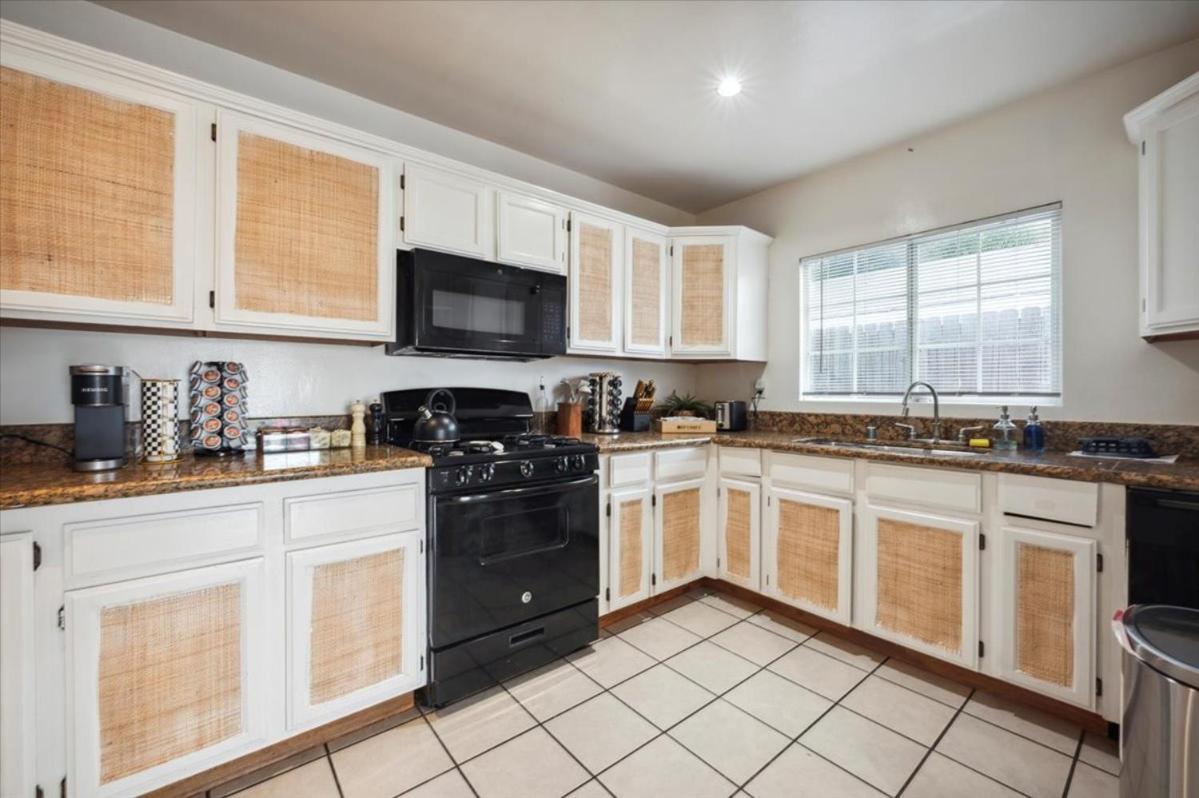 Los Angeles Vacations - Chic Boho Retreat - Pool, Patio, Mini Golf Arcade, Mins from Universal Studios! - Property Image 20
