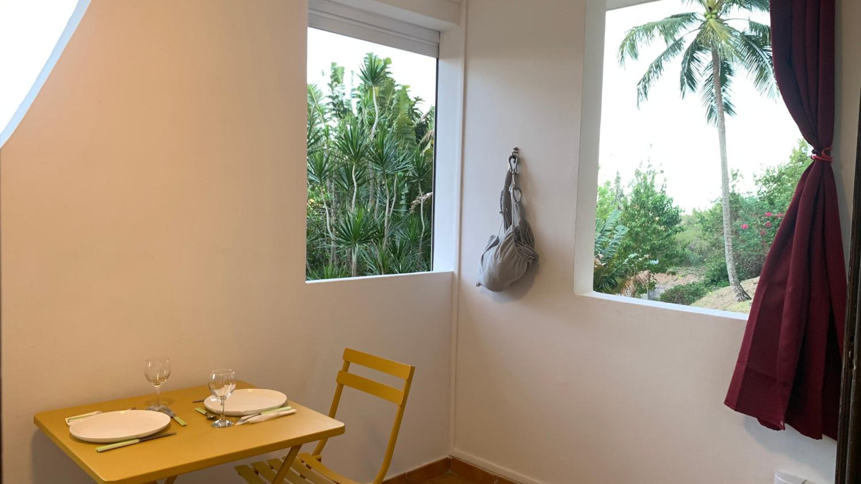 Bel appartement situé idéalement view 2