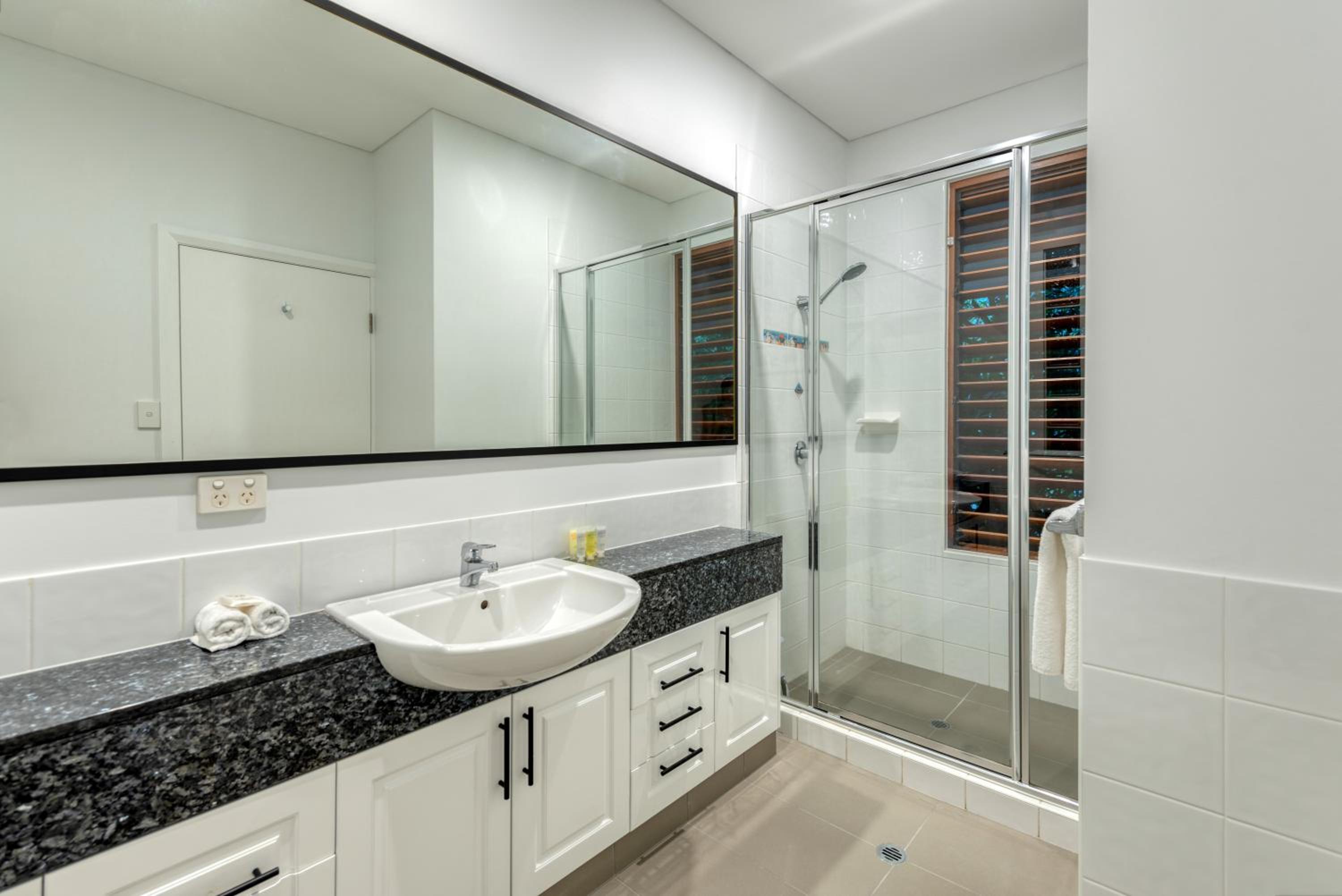 Villa 3 @ Chez Willow, 2 mins to Four Mile Beach