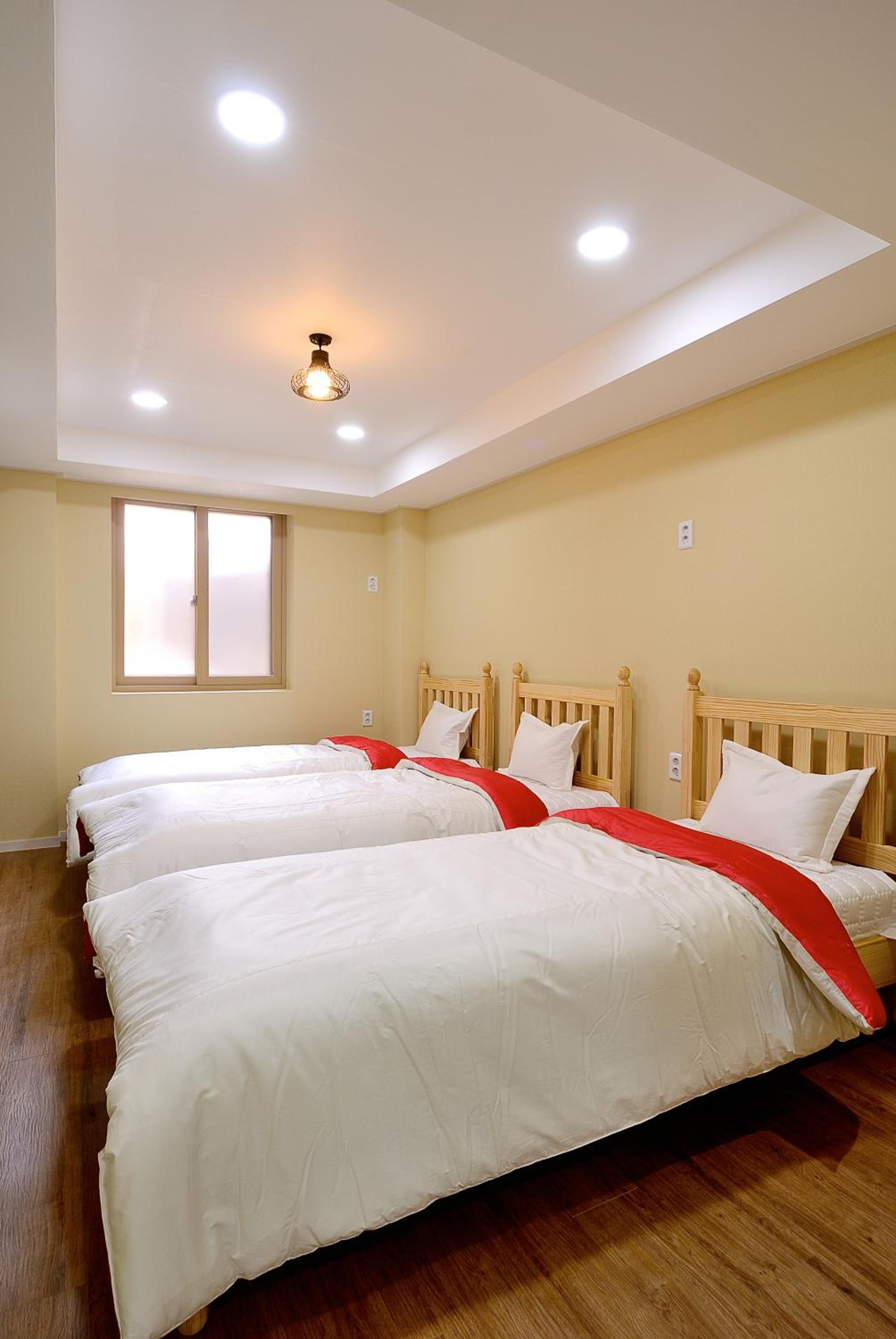 Red Guesthouse