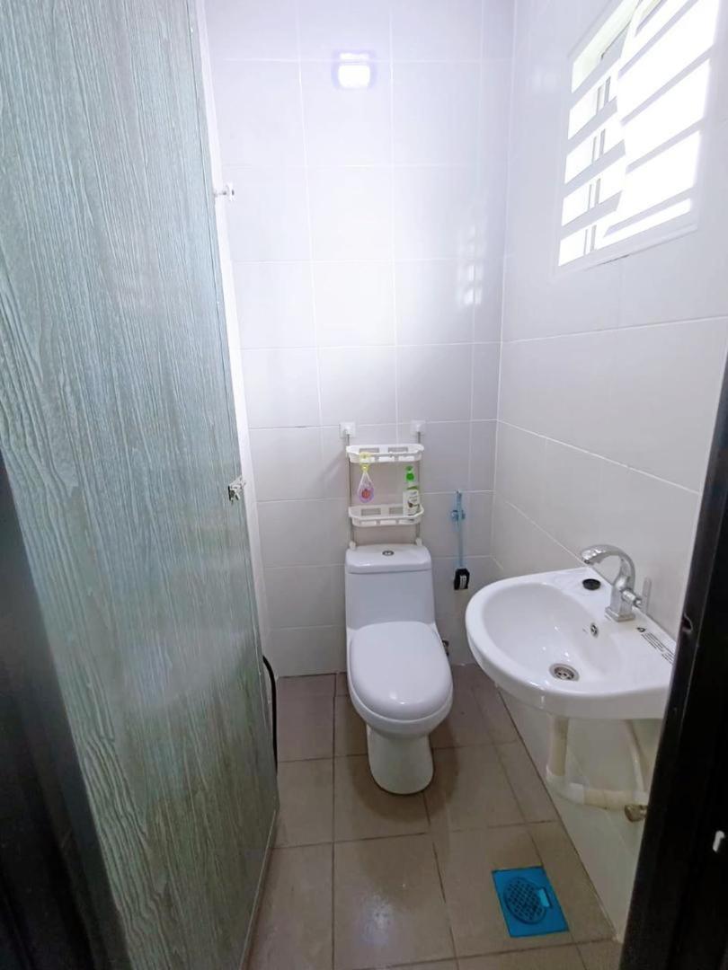 HomeSTAY TAMAN MANJUNG POINT LUMUT PERAK photo 5