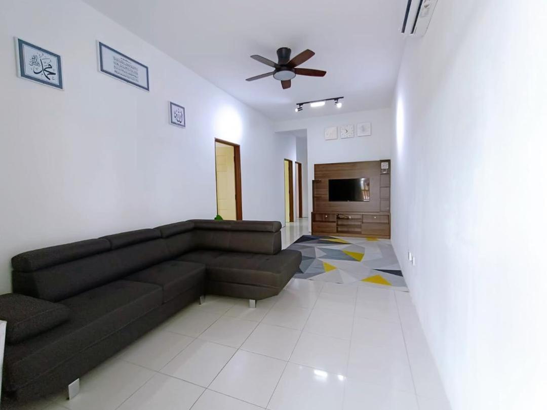 HomeSTAY TAMAN MANJUNG POINT LUMUT PERAK photo 7