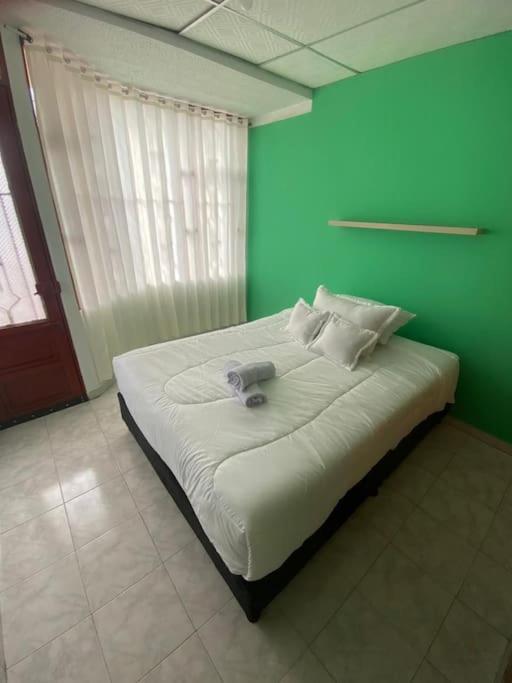 Casa amplia con garaje