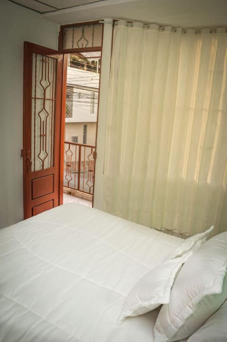 Casa amplia con garaje