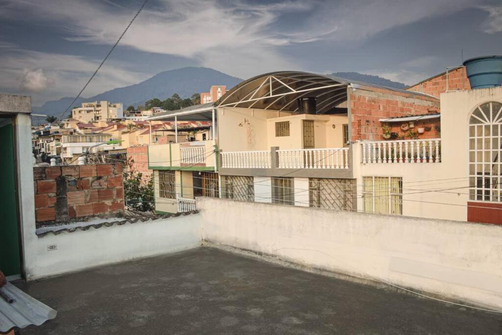 Casa amplia con garaje