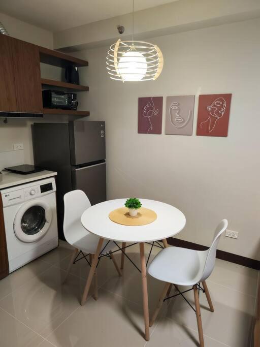 Elbnb (Pool view, near cclex,10K Roses&Airport) view 5